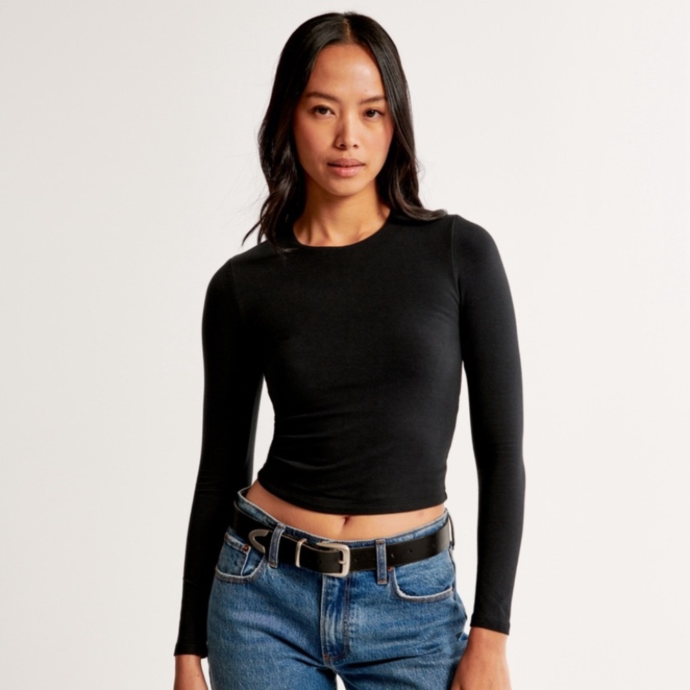 Abercrombie & Fitch Soft Matte Seamless Long-Sleeve Cropped Crew Top